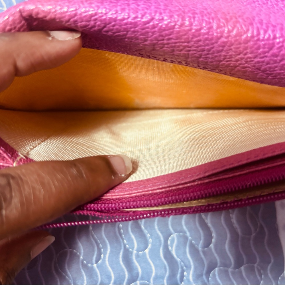 Gucci Fuchsia Leather Wallet - Picture 5 of 9